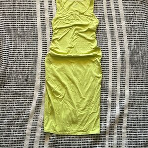 Isabel maternity Size small lime green fitted mid calf dress